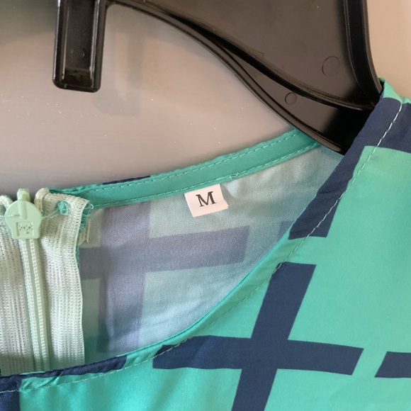 Dress - Picture 6 of 6